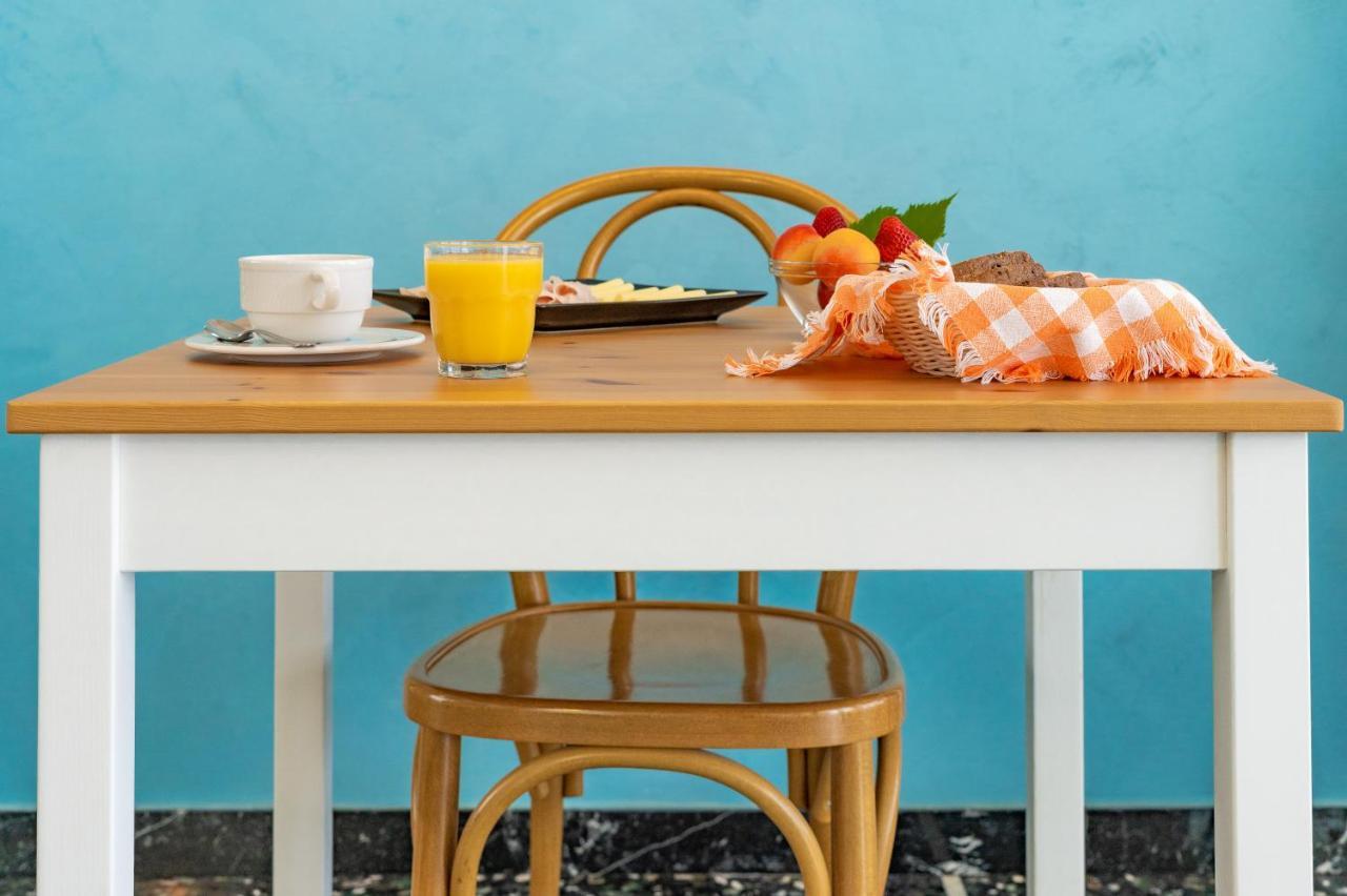 Hotel Greta B&B Rimini Bagian luar foto