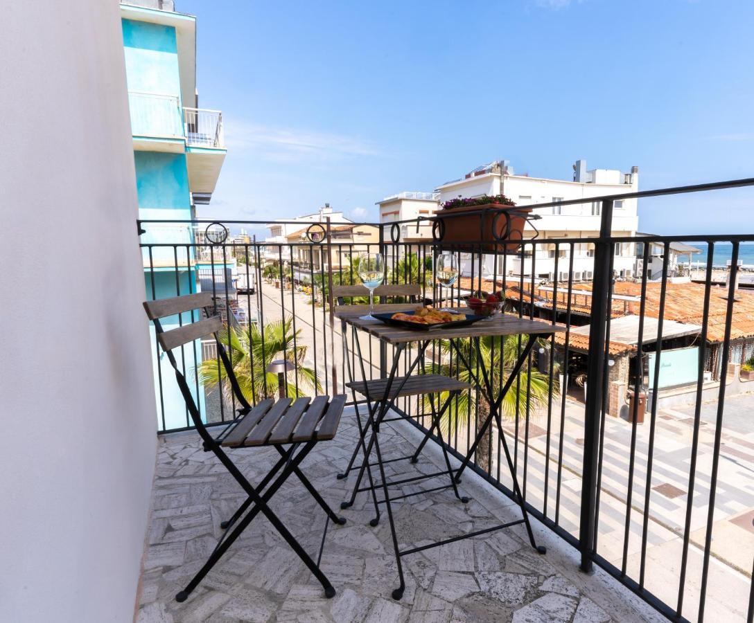 Hotel Greta B&B Rimini Bagian luar foto