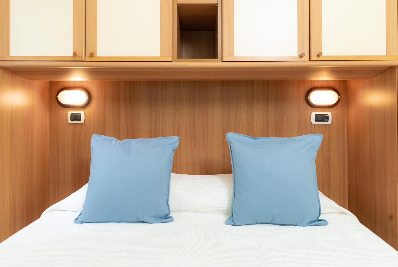 Hotel Greta B&B Rimini Bagian luar foto