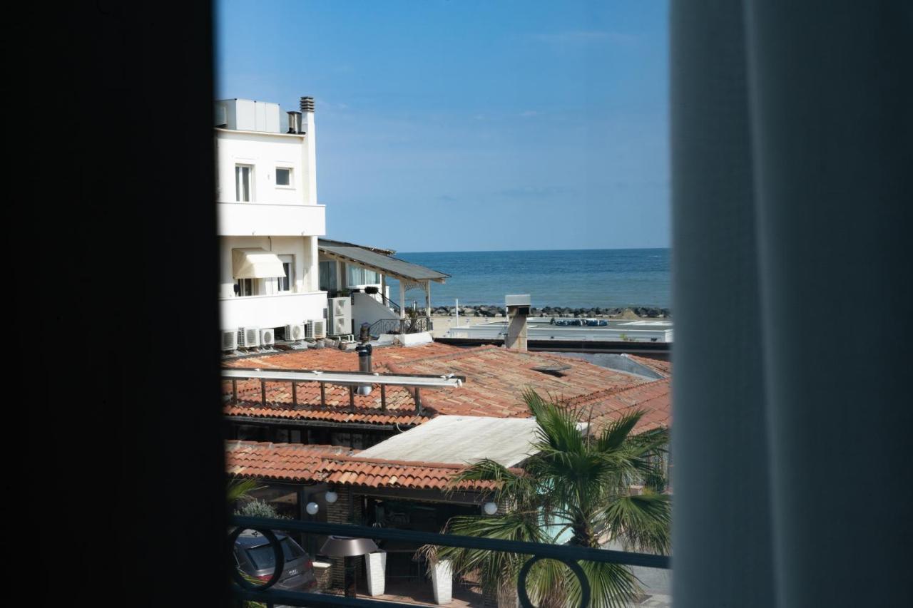 Hotel Greta B&B Rimini Bagian luar foto