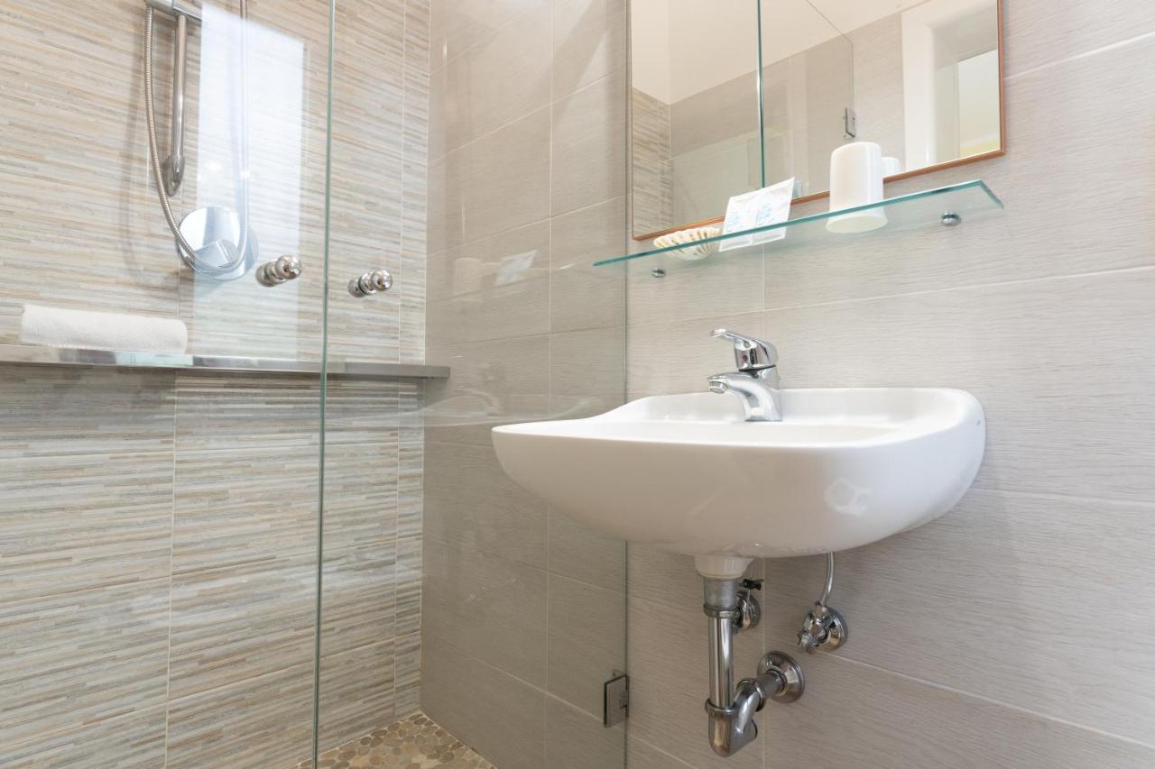 Hotel Greta B&B Rimini Bagian luar foto